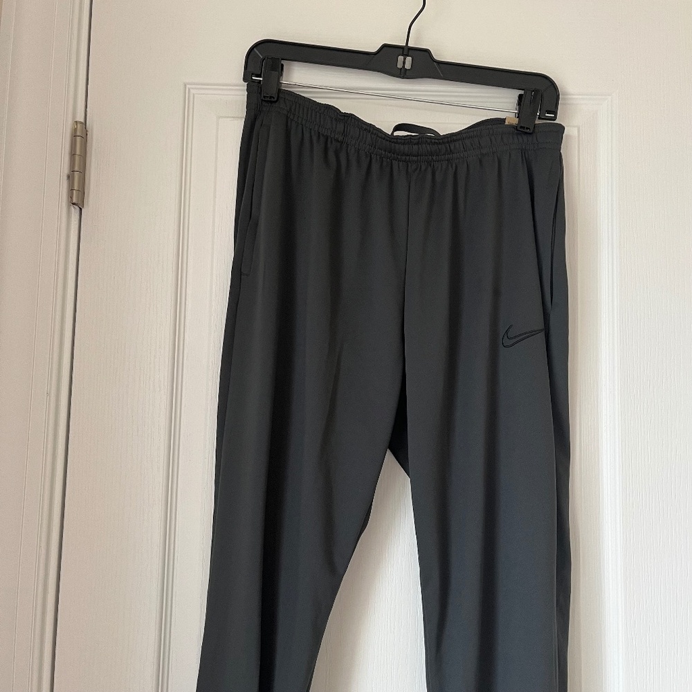 New Men’s Nike Standard Fit Dri-Fit Pant Gray Size M
